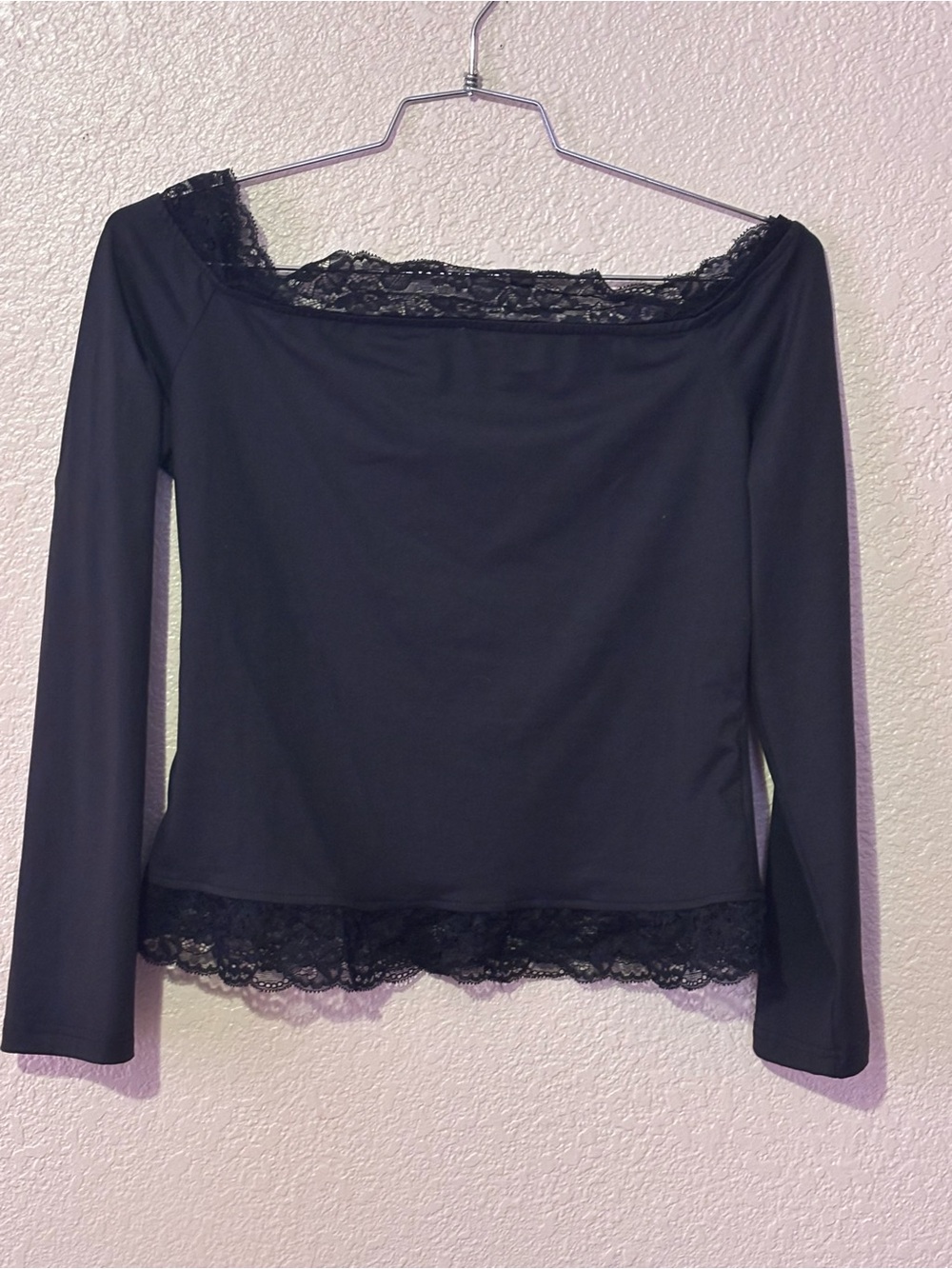 Black Lace Trim Long-Sleeve Women's Top